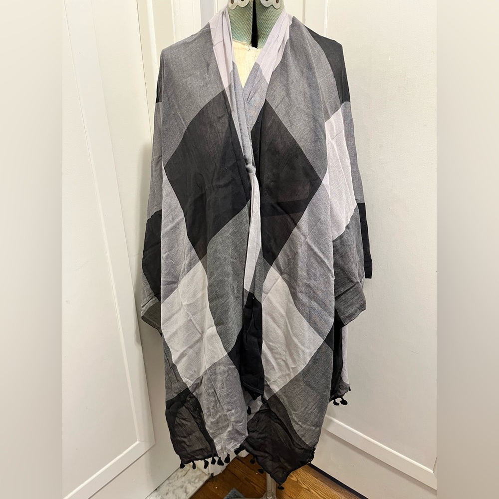 Lululemon 🍋 Lightweight Plaid Scarf with Tassels